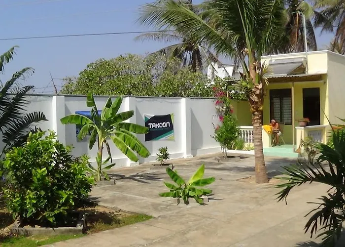 Luot Van Khách sạn *